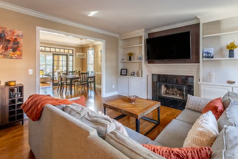 Family Friendly Brookhaven Home with Sunroom