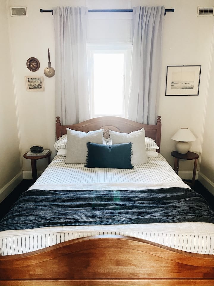 Spálňa s manželskou posteľou