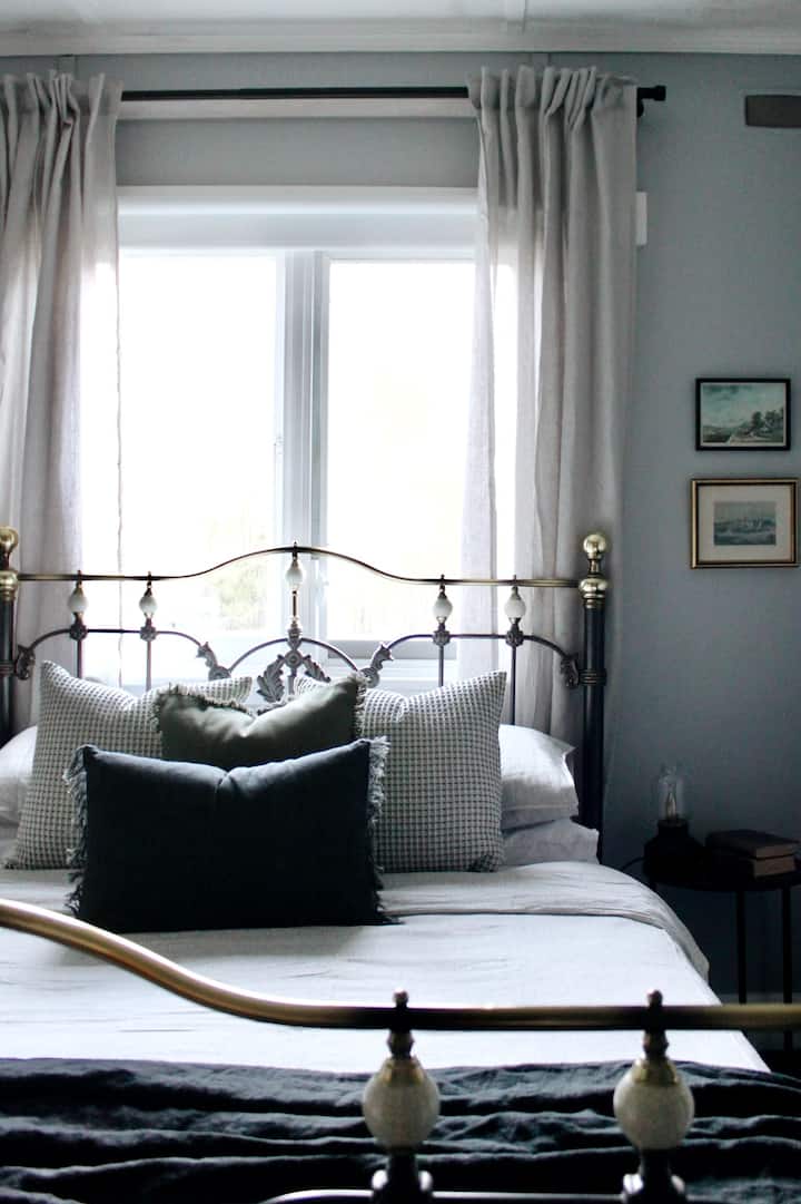 Spálňa s manželskou posteľou