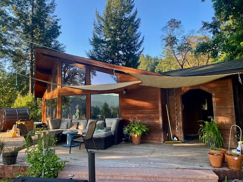 Nature Lovers Wilderness Getaway