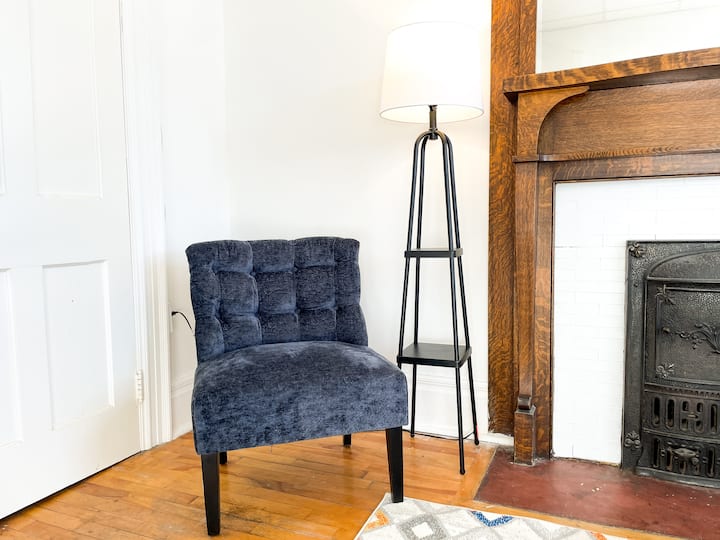 Lovely Downtown Studio Apartment - King Bed - Thunder Bay