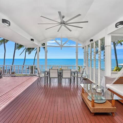 Oceans Edge beach front home on Holloways beach