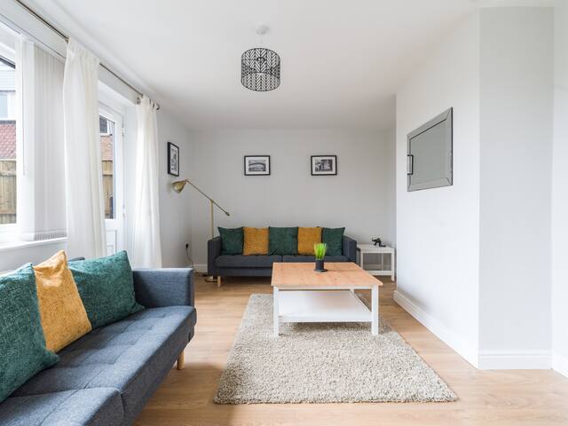 Sinclair Serviced Accommodation managed Airbnb listing 1