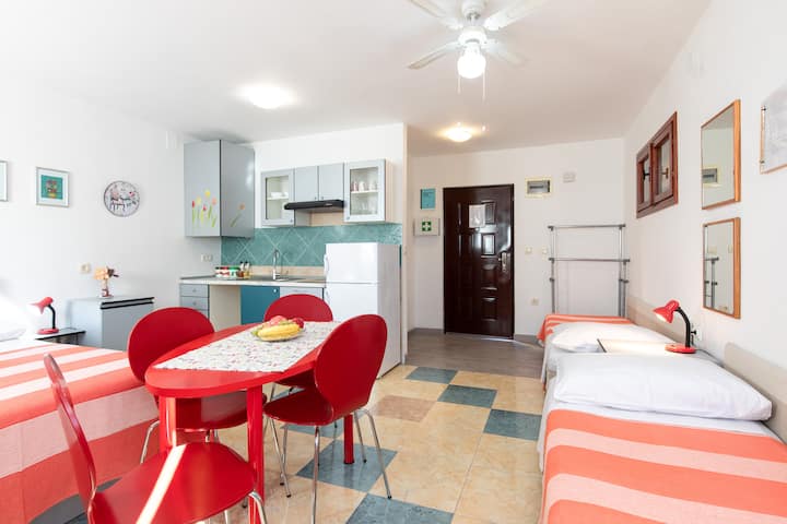 Studio apartment WOOL