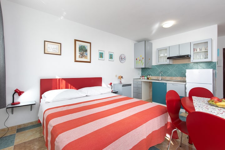 Studio apartment WOOL