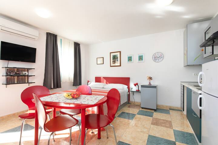 Studio apartment WOOL