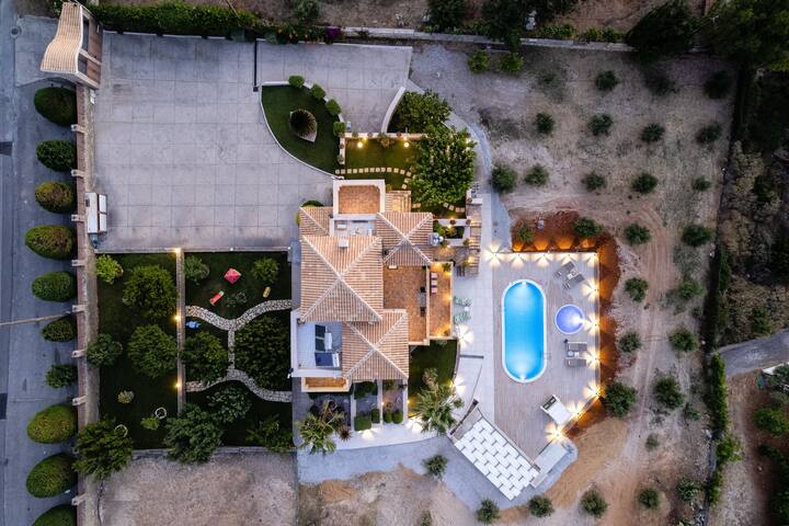 Luxury Villa Natura – With Private Heated Pool gallery image 2