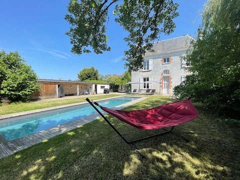 Villa with pool near the Chateaux de la Loire