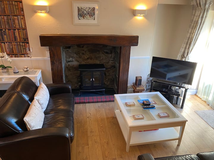 Smiddy House Cosy Blacksmiths Cottage - Spean Bridge