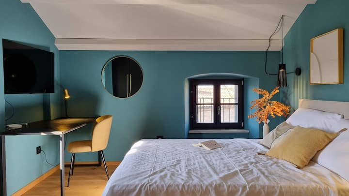 Room 3 (en suite bathroom)