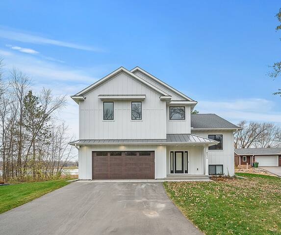 One-of-a-Kind Modern Farmhouse on Laddie Lake gallery image 2