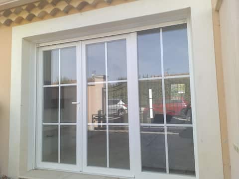 2 guests - 1 bed - Close to all amenities