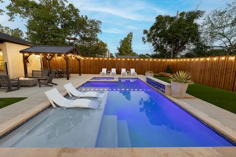 Luxury Retreat Walk to Stadiums Pool Spa