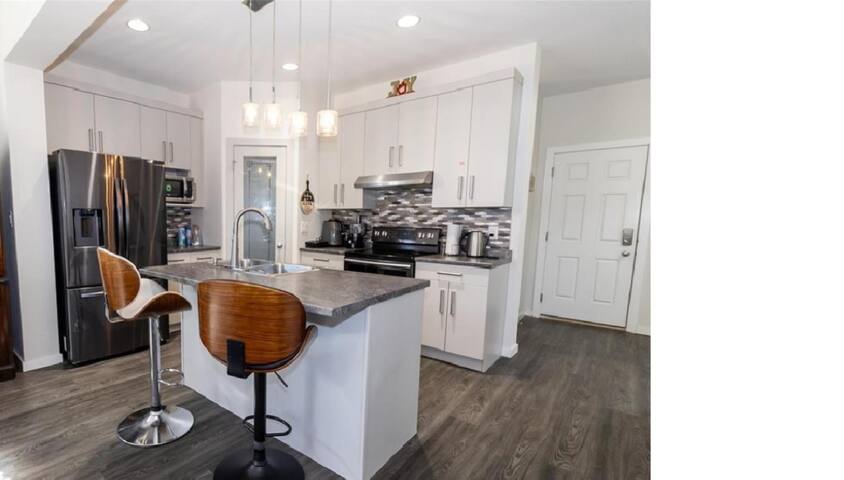 The Spotlight Entire Home gallery image 4