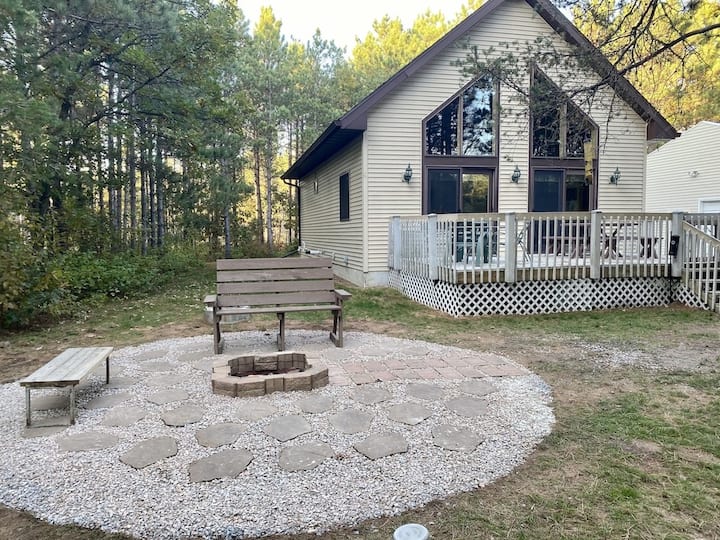 Large Cabin+ WiFi, Sleeps 15; New No Cleaning Fee Cabins for Rent in