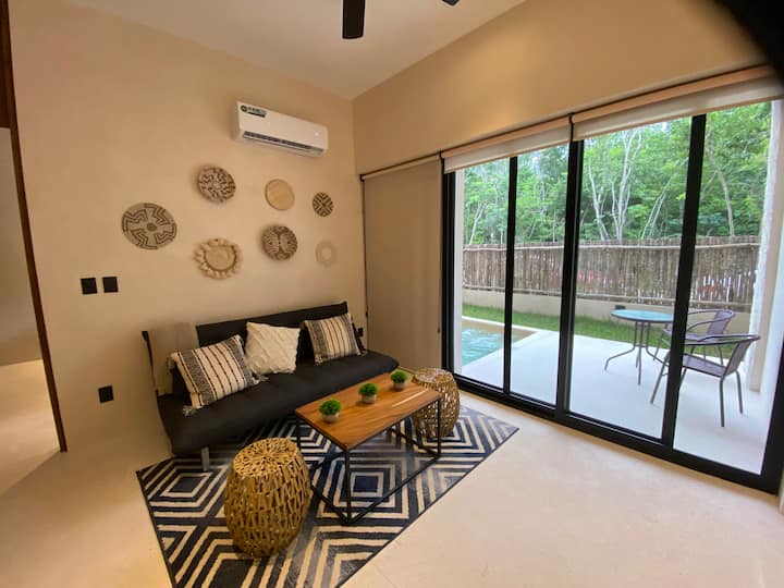 Privat Pool, King Size Bed, fast WIFI, in A. Zama Apartments for Rent