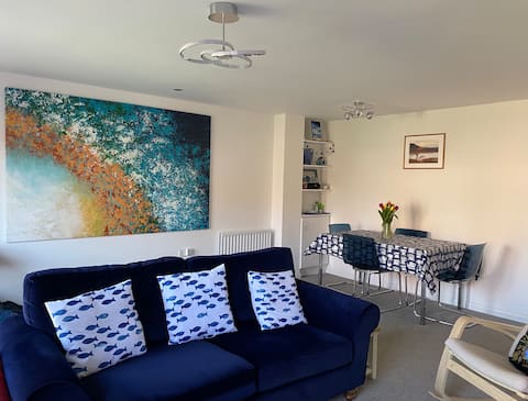 Popular Airbnb listing: Tarka trail cycling/walking -family/dog friendly in North Devon