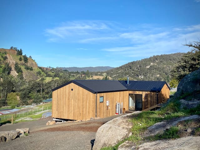 Derby Rock Cabins – Blue Tier Spa Cabin