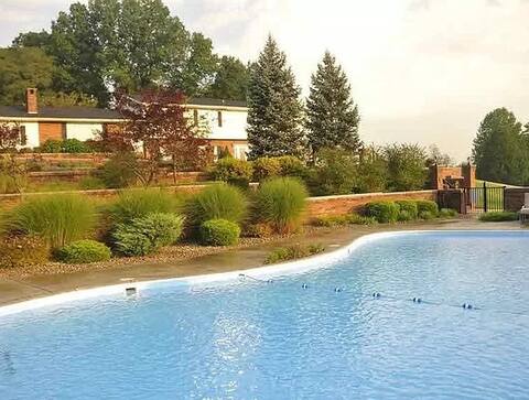 Gorgeous estate formerly owned by NBA legend