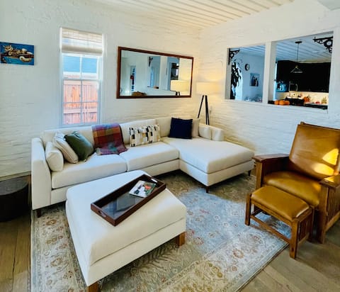 Top Airbnb: Historic downtown charmer, just 2 blocks to Pearl! in Central Boulder