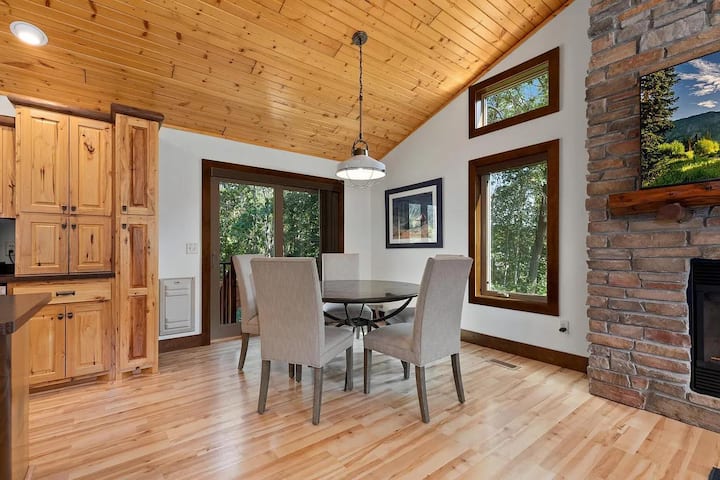 Breezy Point, 5 BD, Fenced Yard, Fire Pit