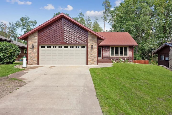 Breezy Point, 5 BD, Fenced Yard, Fire Pit