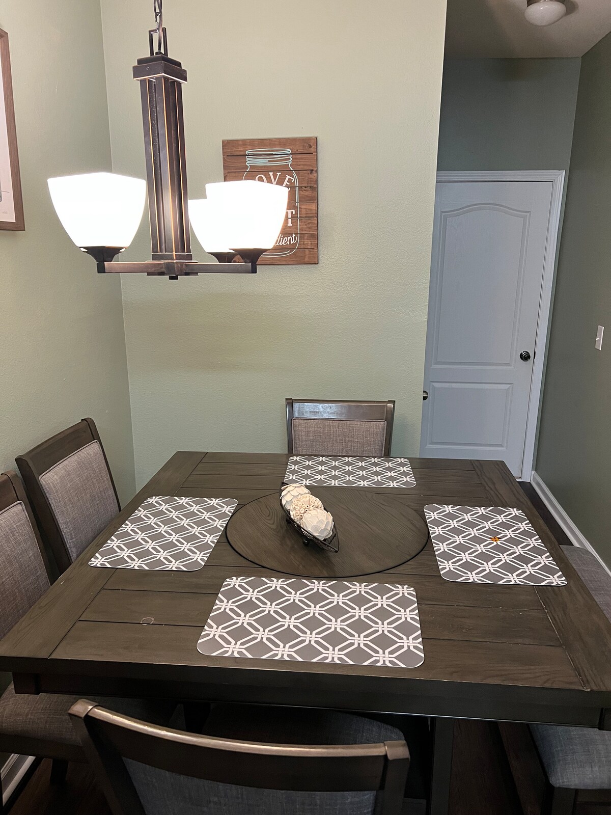 Cozy 3 bedrooms/chateau elan area/road Atlanta