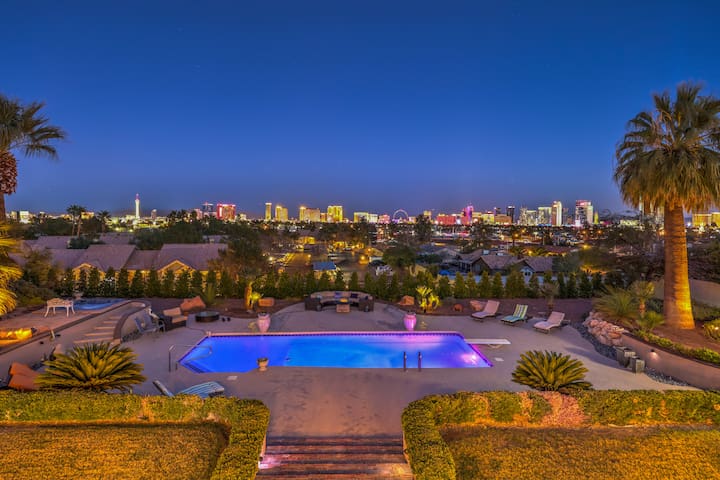 5 min to Strip BEST STRIP VIEWS- Pool/Spa, Private