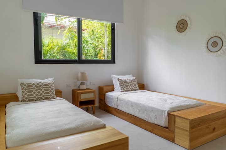 Chumba cha kulala cha 5 Master
Vitanda vinaweza kuunganishwa na kitanda kikubwa