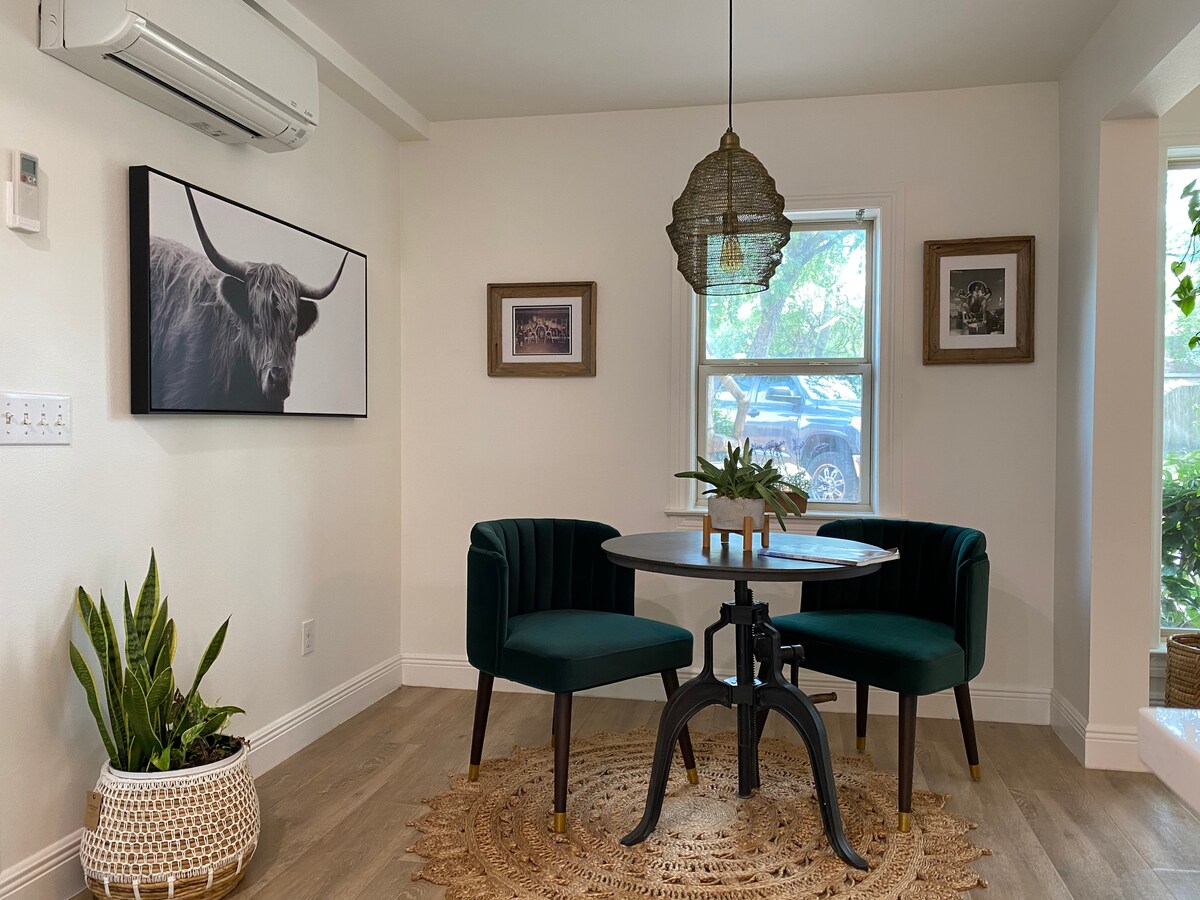 Tarrytown Bungalow - Downtown, Lake Austin, Zilker