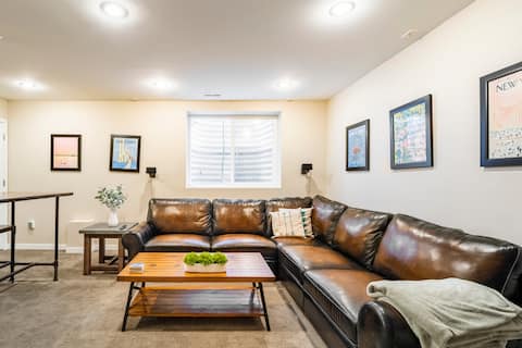 Popular Airbnb listing: Modern Home in Highlands in Sunnyside