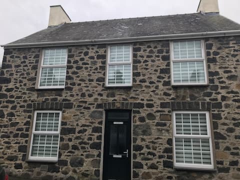 Charming 4 bed home in the heart of the village.