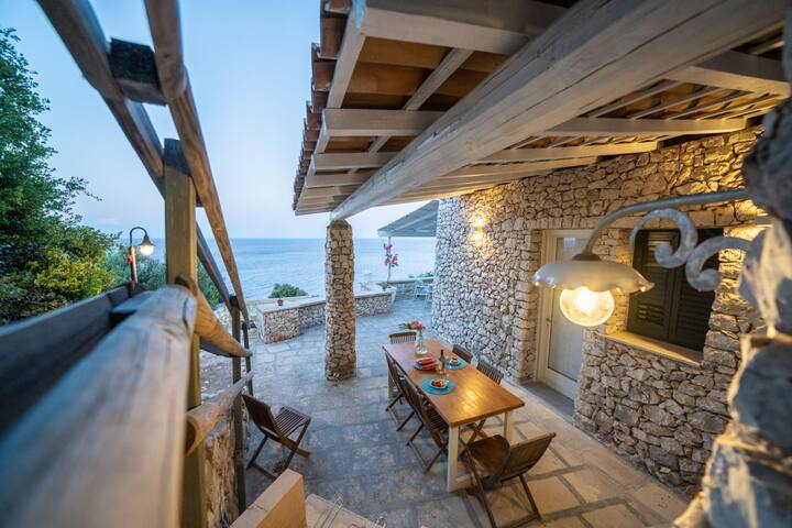 villa arrampicata sul mare del Salento gallery image 4