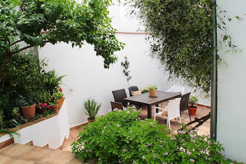 Nice townhouse with a patio.