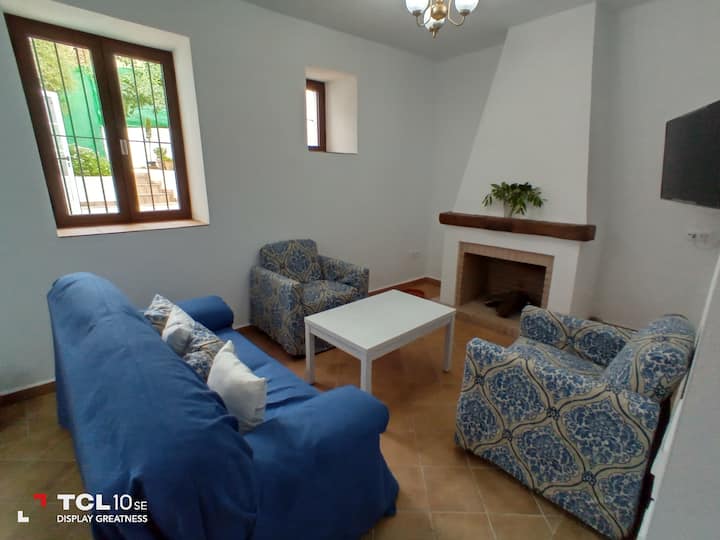 Agradable Casa De Pueblo Con Patio. - Cazalla de la Sierra