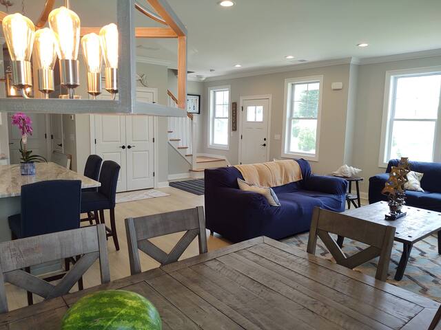 Summer Oasis! Perfect for Family & Friends! gallery image 5