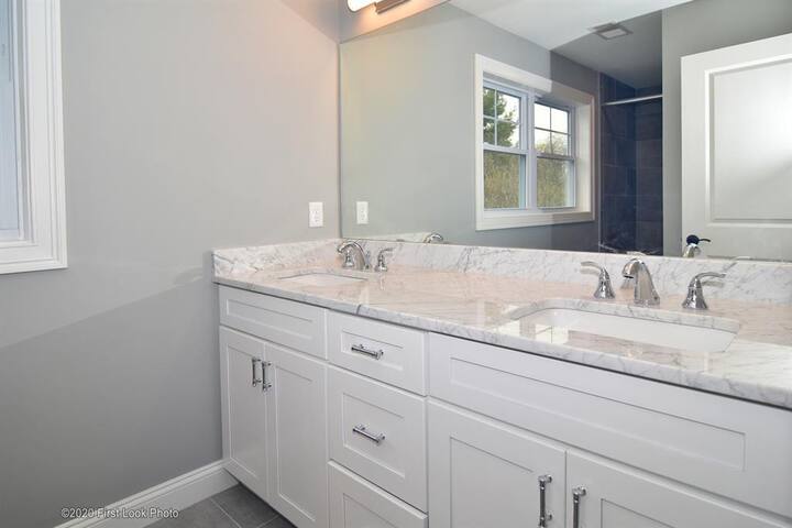 Summer Oasis! Perfect for Family & Friends! gallery image 3