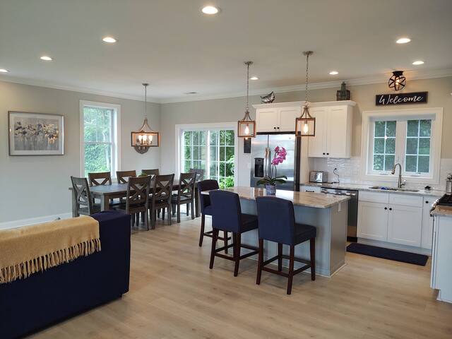 Summer Oasis! Perfect for Family & Friends! gallery image 4