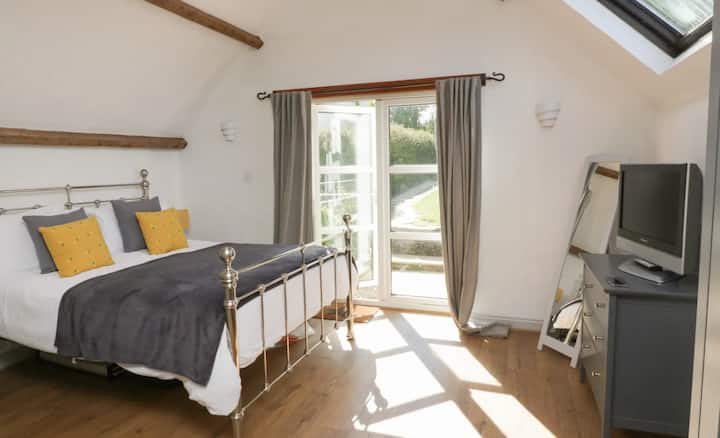 Hlavná spálňa s klenutým stropom