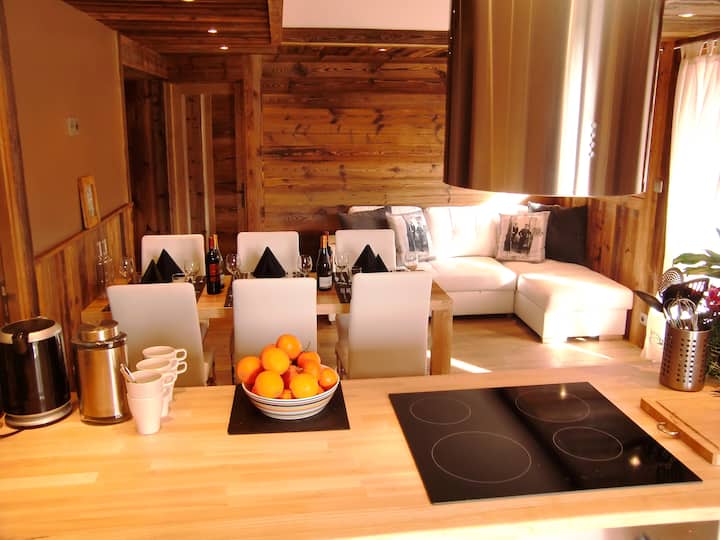 Lovely 4 Bedroom Rental With Shared Hot-tub - Les Gets