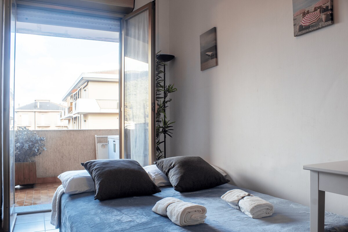 Successful Airbnb property: [Garage and Large Terrace] Relax 600 meters from the sea in Andora