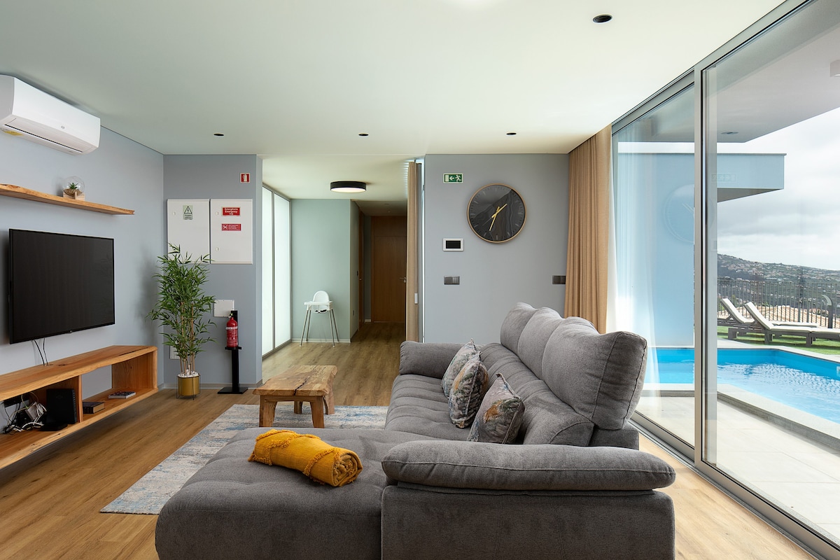 Imóvel de sucesso: King´s Paradise (Heated Pool and Sea View) em Estreito Da Calheta