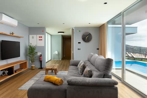 Successful Airbnb property: King´s Paradise (Heated Pool and Sea View) in Estreito Da Calheta