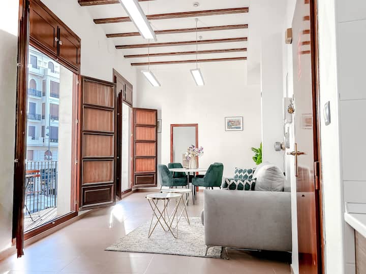 Cozy and bright apartment in the heart of Valencia