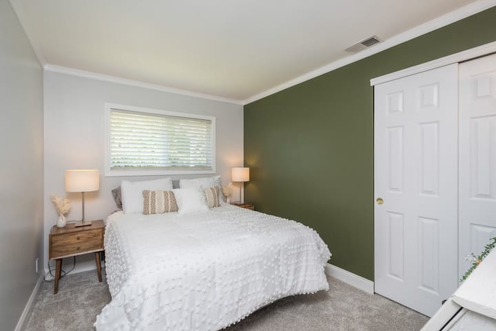 Საწოლი 152 × 203 სმ