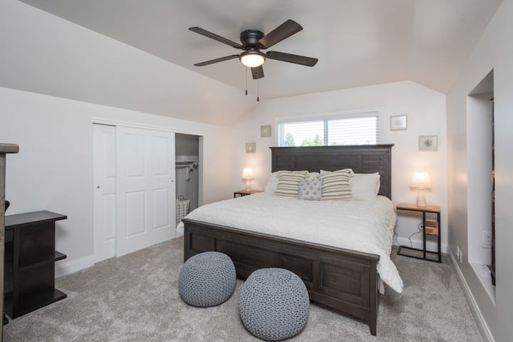 Ზემოთ King საძინებელი