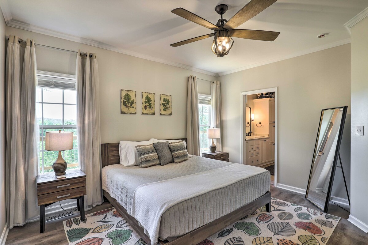 ห้องนอนผู้เข้าพัก #1: เตียงคิงไซส์ตู้เสื้อผ้าแบบวอล์คอินขนาดใหญ่และห้องน้ำในตัวส่วนตัว 