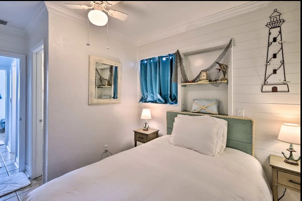 חדר שינה מס '2: מיטה מלאה, שולחן, מתלה, אמבטיה צמודה