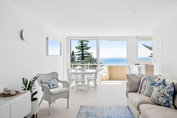 Luxury beachfront with unbelievable views gallery image 2