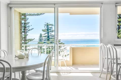 Top Airbnb: Luxury beachfront with unbelievable views in Manly